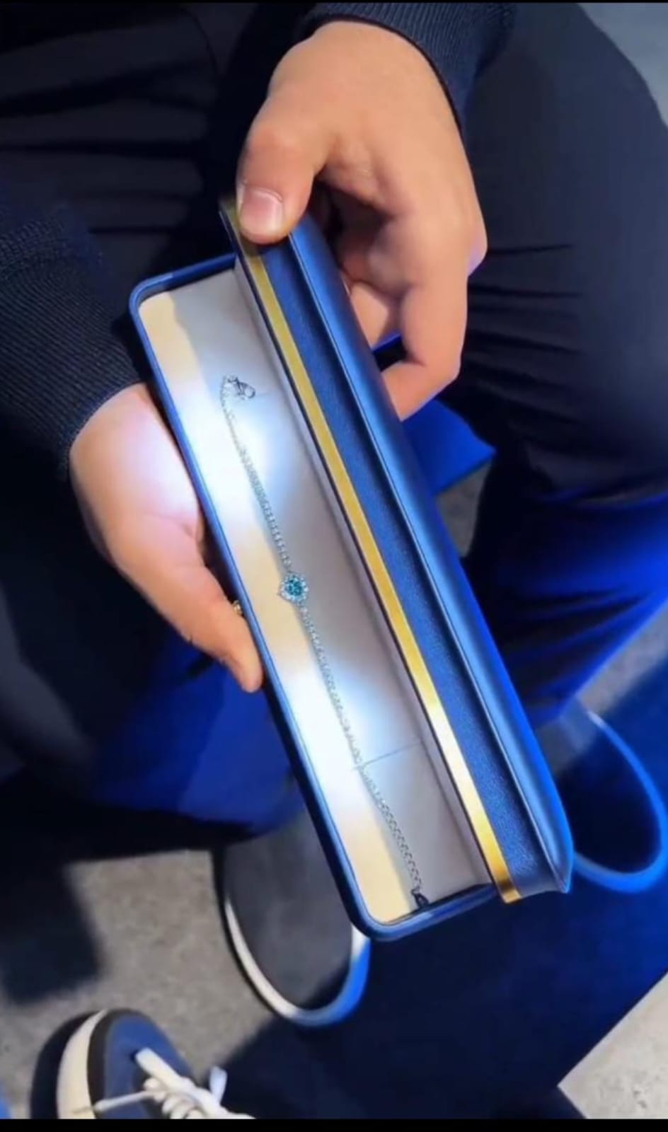 Elegant Ocean Blue Zirconic Heart Crystal Bracelet