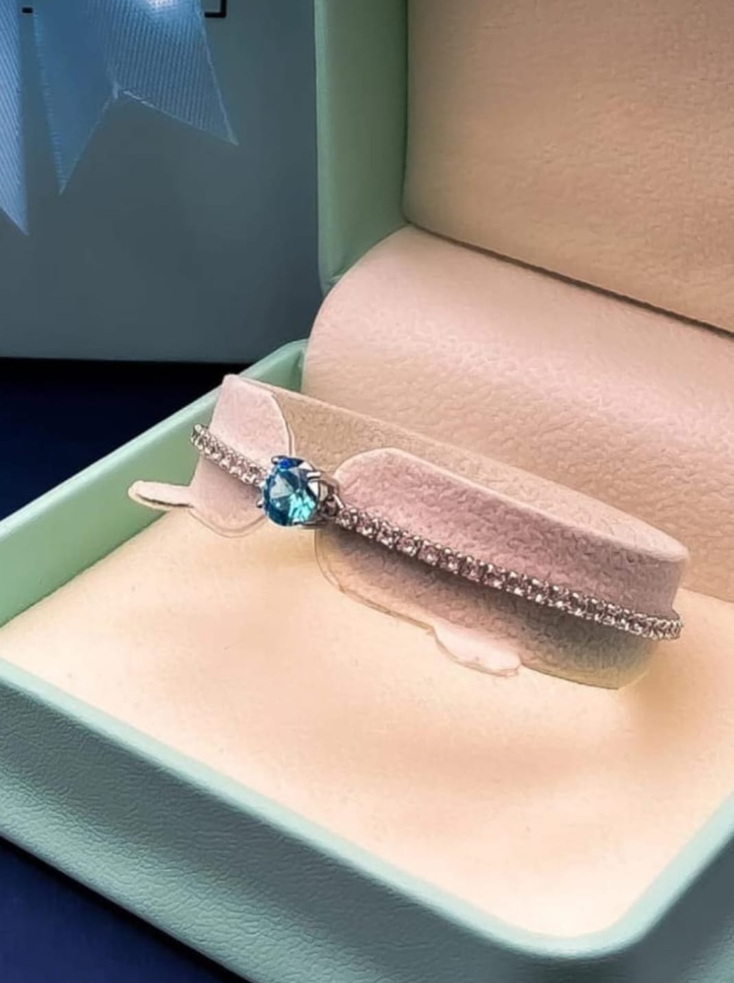 Elegant Ocean Blue Zirconic Heart Crystal Bracelet