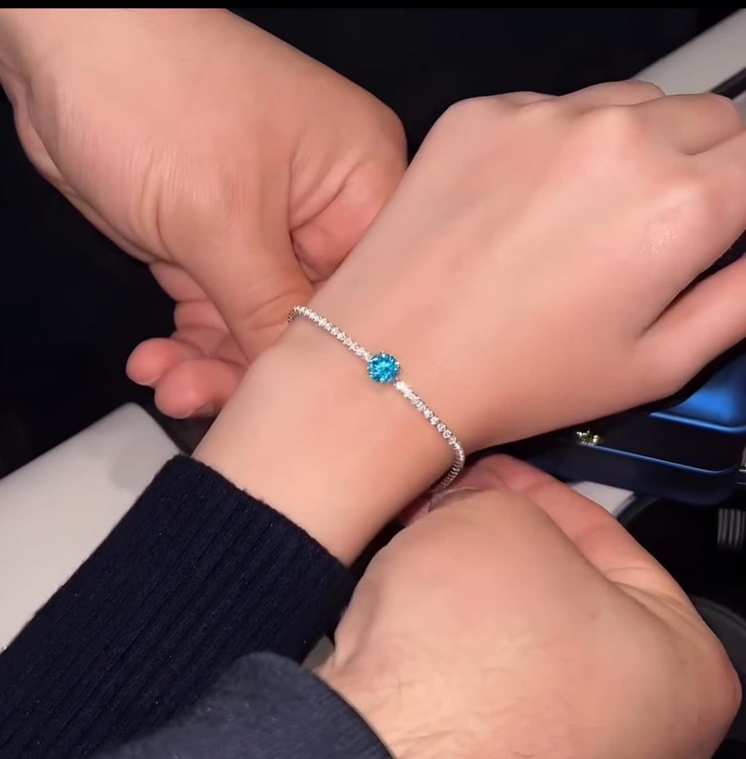 Elegant Ocean Blue Zirconic Heart Crystal Bracelet